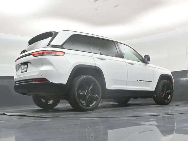 Used 2024 Jeep Grand Cherokee Altitude AWD/4WD image 51