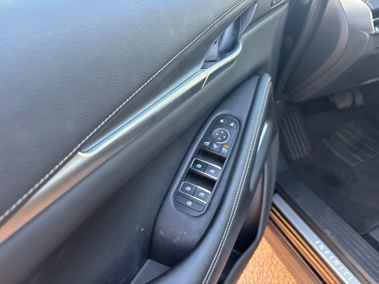 Used 2022 INFINITI QX60 Luxe w/ Performance Audio Package image 11