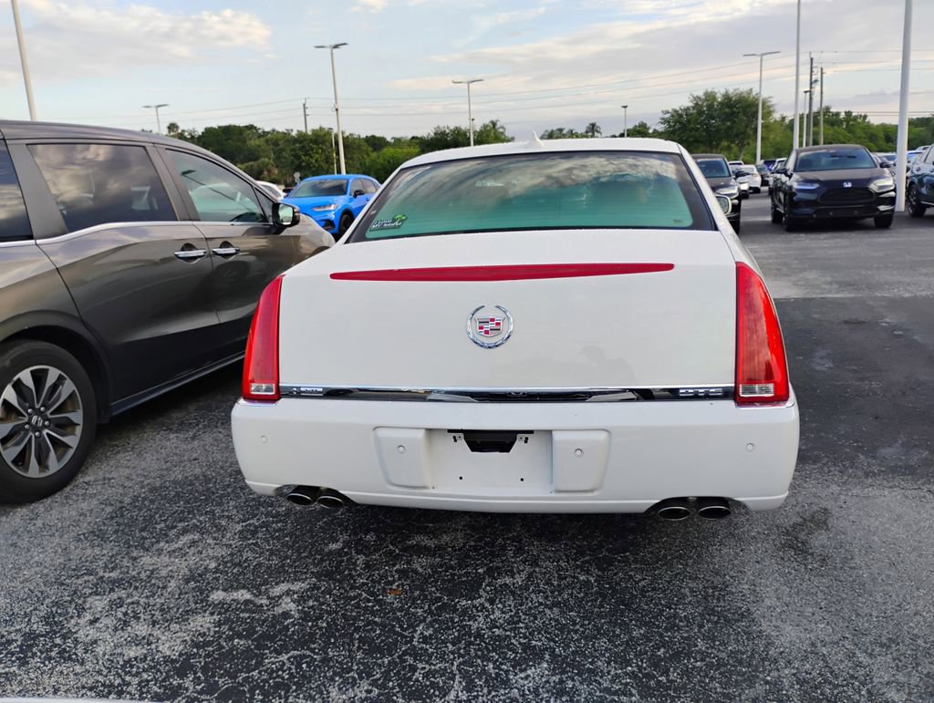 Used 2009 Cadillac DTS FWD image 5