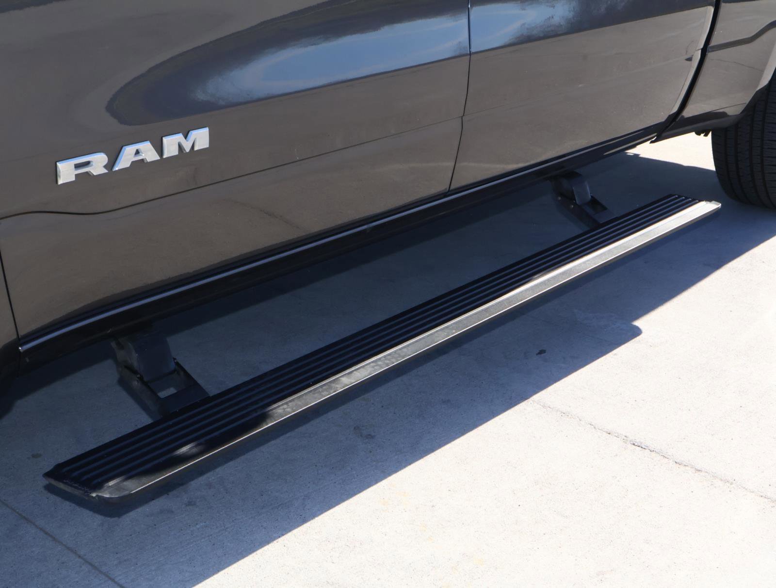 Used 2023 RAM 1500 Laramie image 9