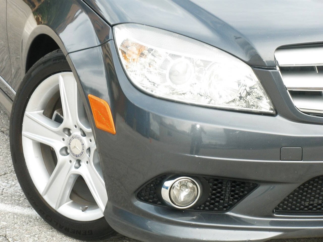 Used 2010 Mercedes-Benz C 300 4MATIC Sedan image 3