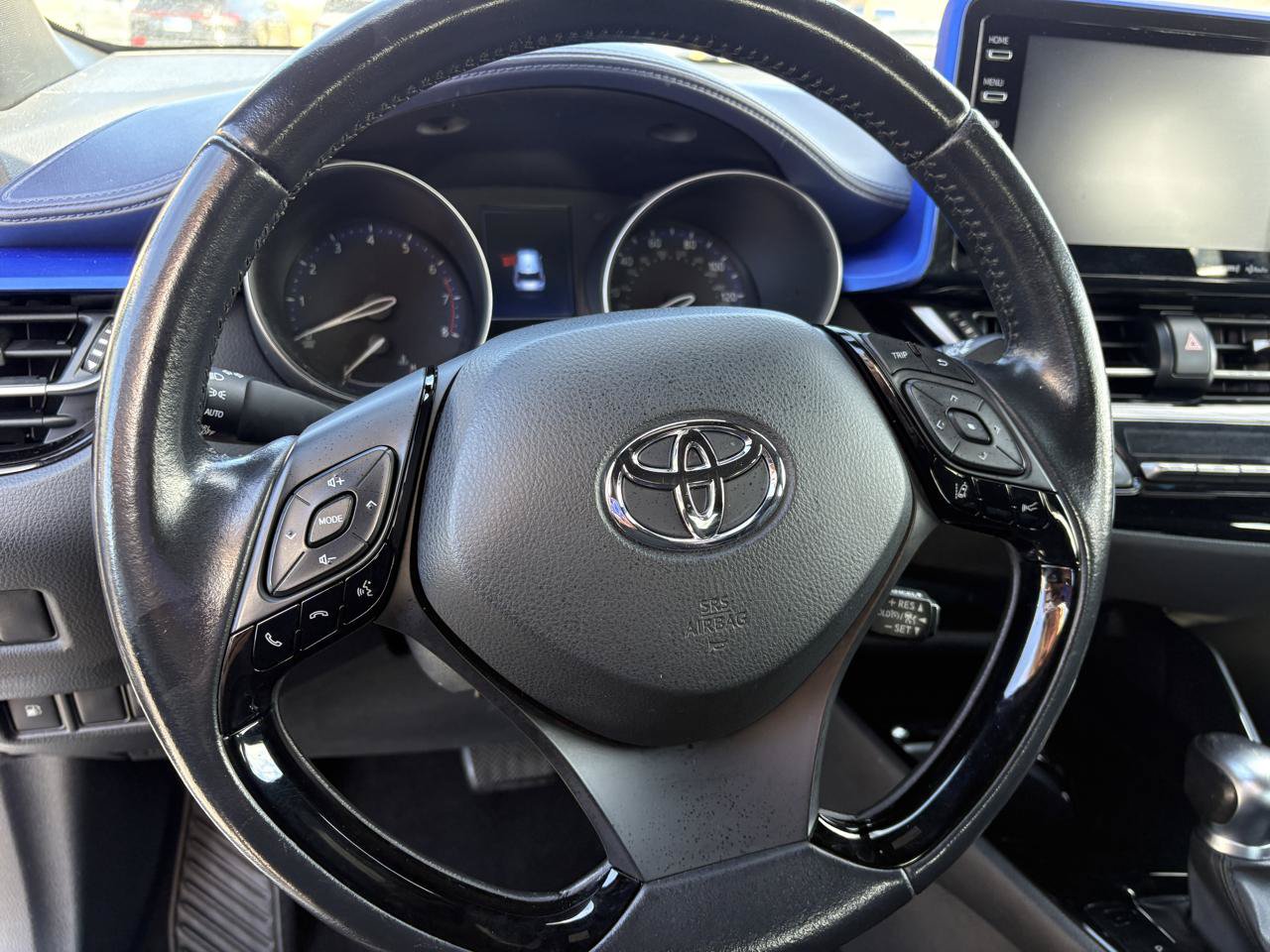 Used 2021 Toyota C-HR XLE FWD image 11
