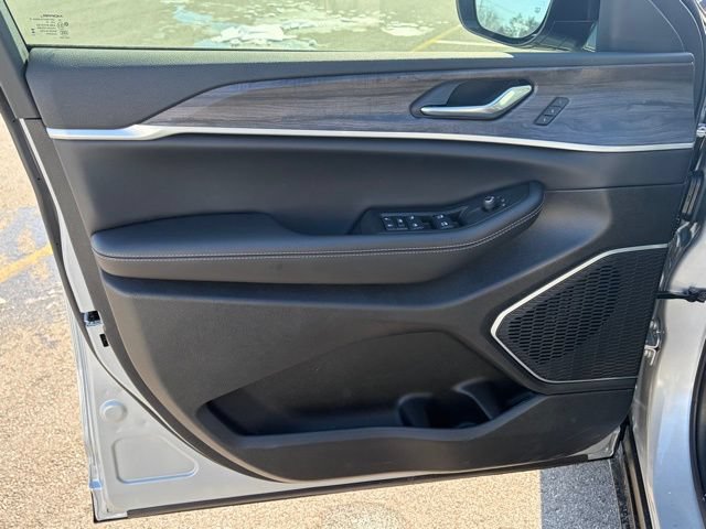 New 2026 Jeep Grand Cherokee Limited AWD/4WD image 12
