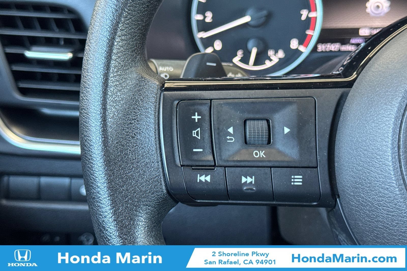 Used 2023 Nissan Rogue SV AWD/4WD image 29