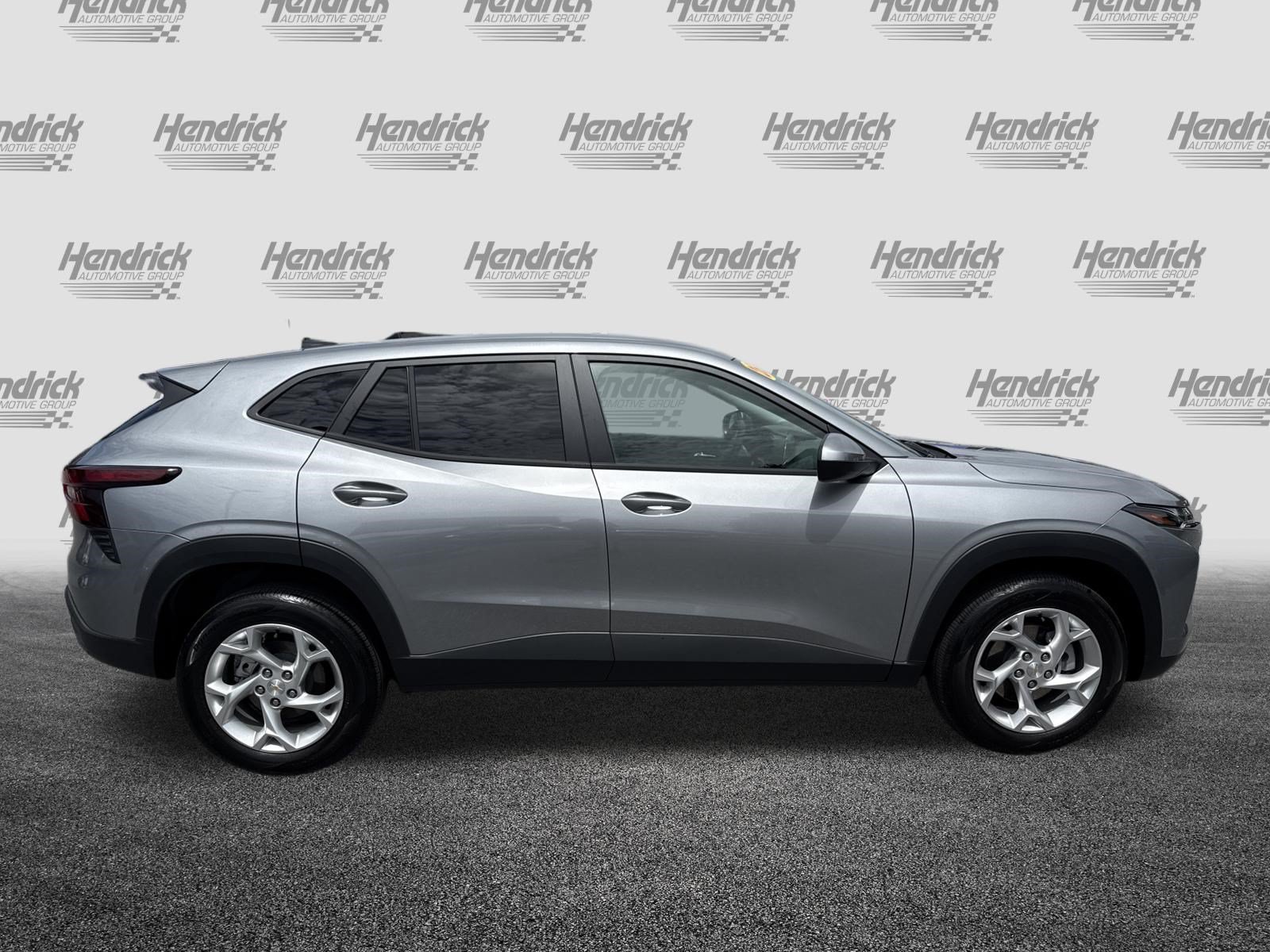 Used 2026 Chevrolet Trax LS w/ LS Convenience Package FWD image 11