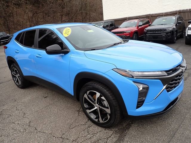 Used 2024 Chevrolet Trax RS w/ Sunroof Package image 9