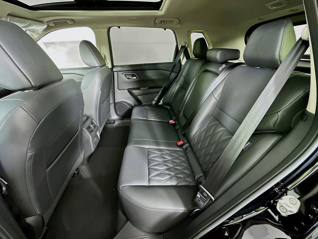 New 2026 Nissan Rogue Platinum image 33