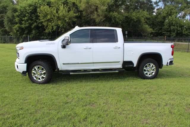 Used 2024 Chevrolet Silverado 2500 High Country w/ Z71 Off-Road Package AWD/4WD image 3