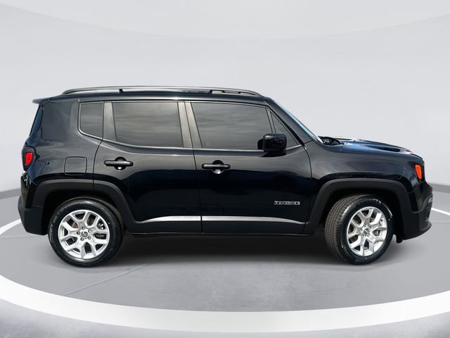 Used 2017 Jeep Renegade Latitude image 4