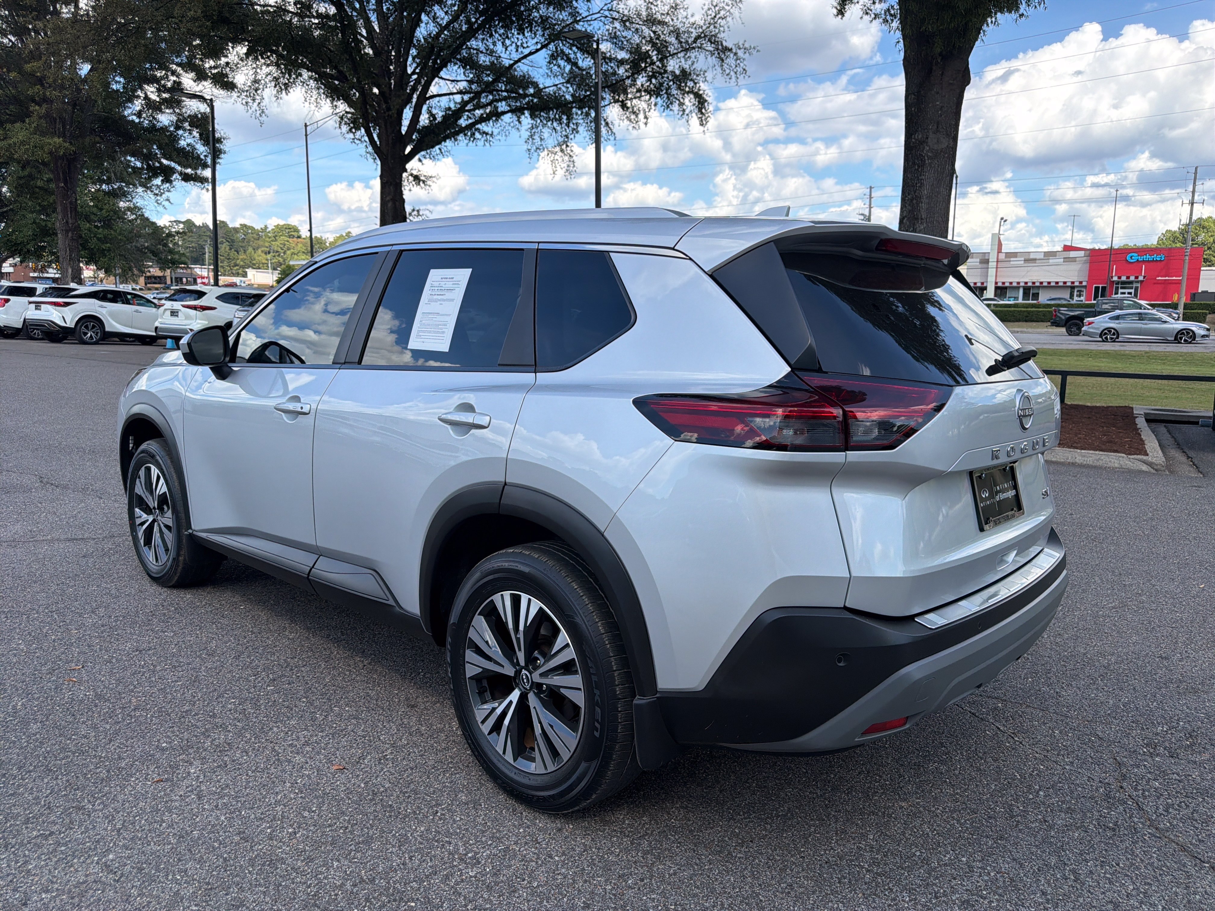 Used 2023 Nissan Rogue SV w/ SV Premium B Package FWD image 11