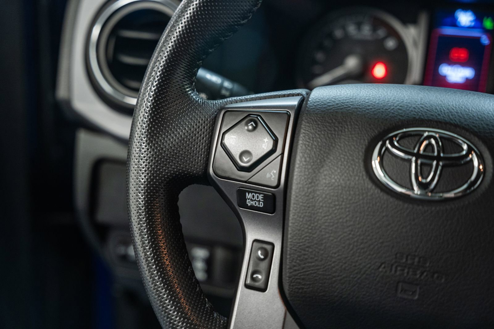 Used 2022 Toyota Tacoma TRD Sport image 35