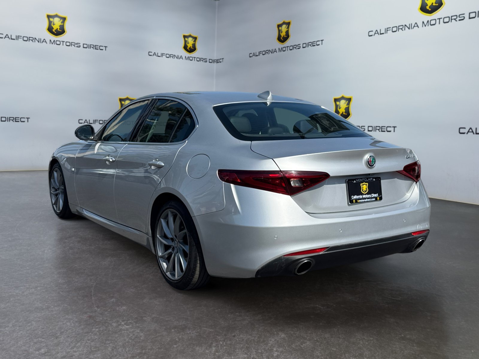Used 2017 Alfa Romeo Giulia RWD image 3