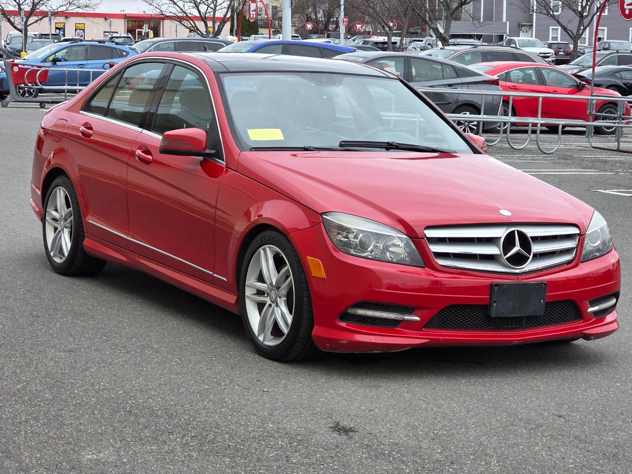 Used 2011 Mercedes-Benz C 300 4MATIC Sedan image 3