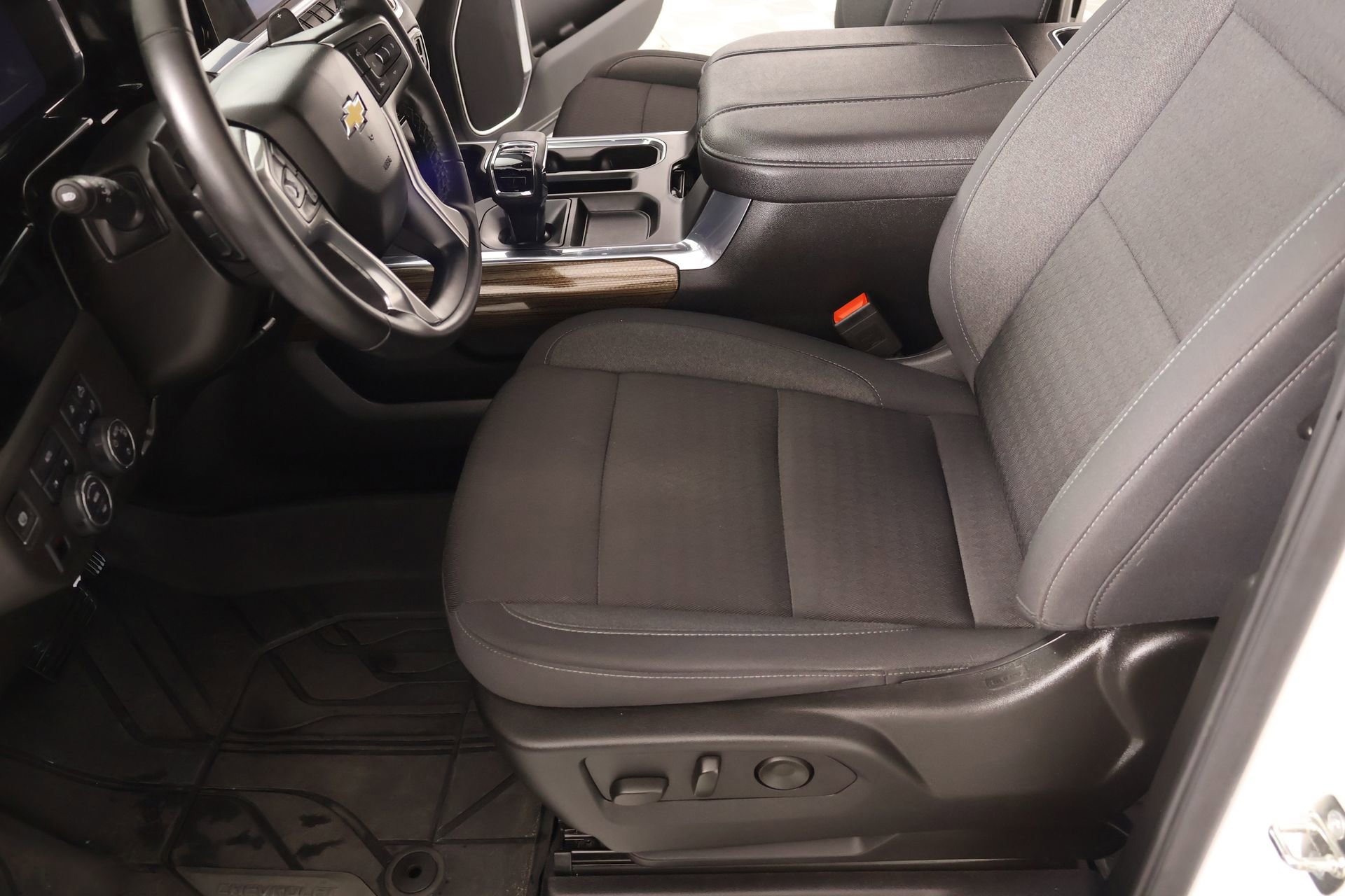 Used 2024 Chevrolet Silverado 1500 LT w/ Convenience Package II image 12