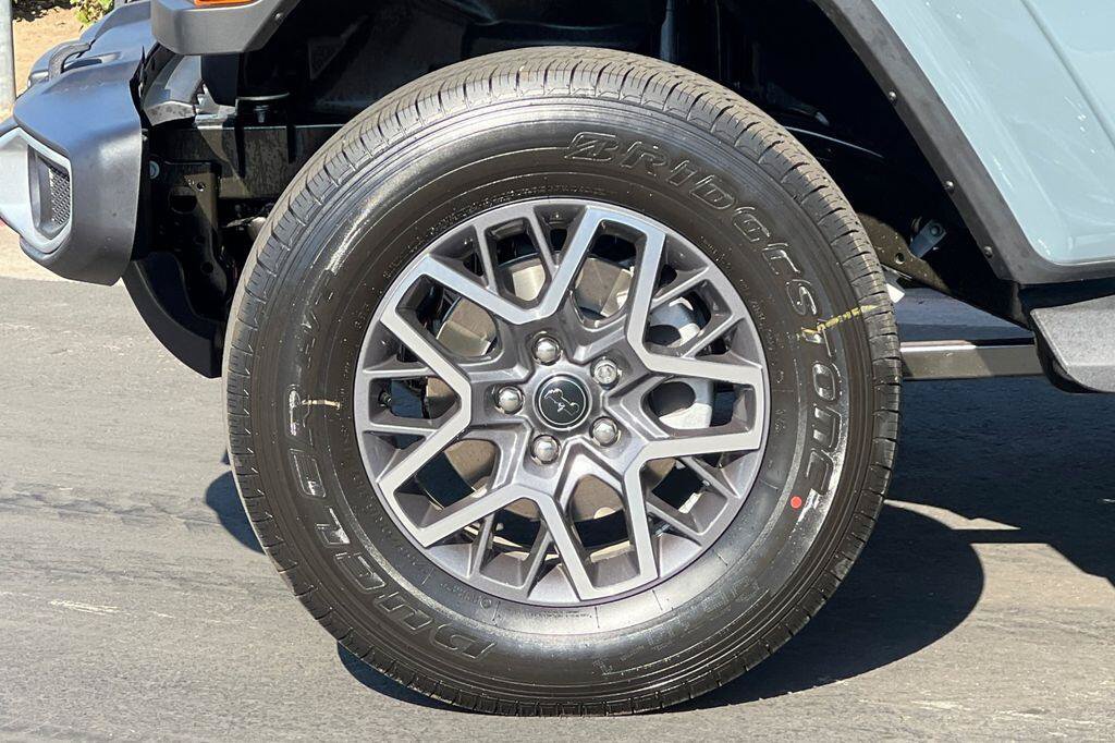 New 2026 Jeep Wrangler Unlimited Sahara AWD/4WD image 26