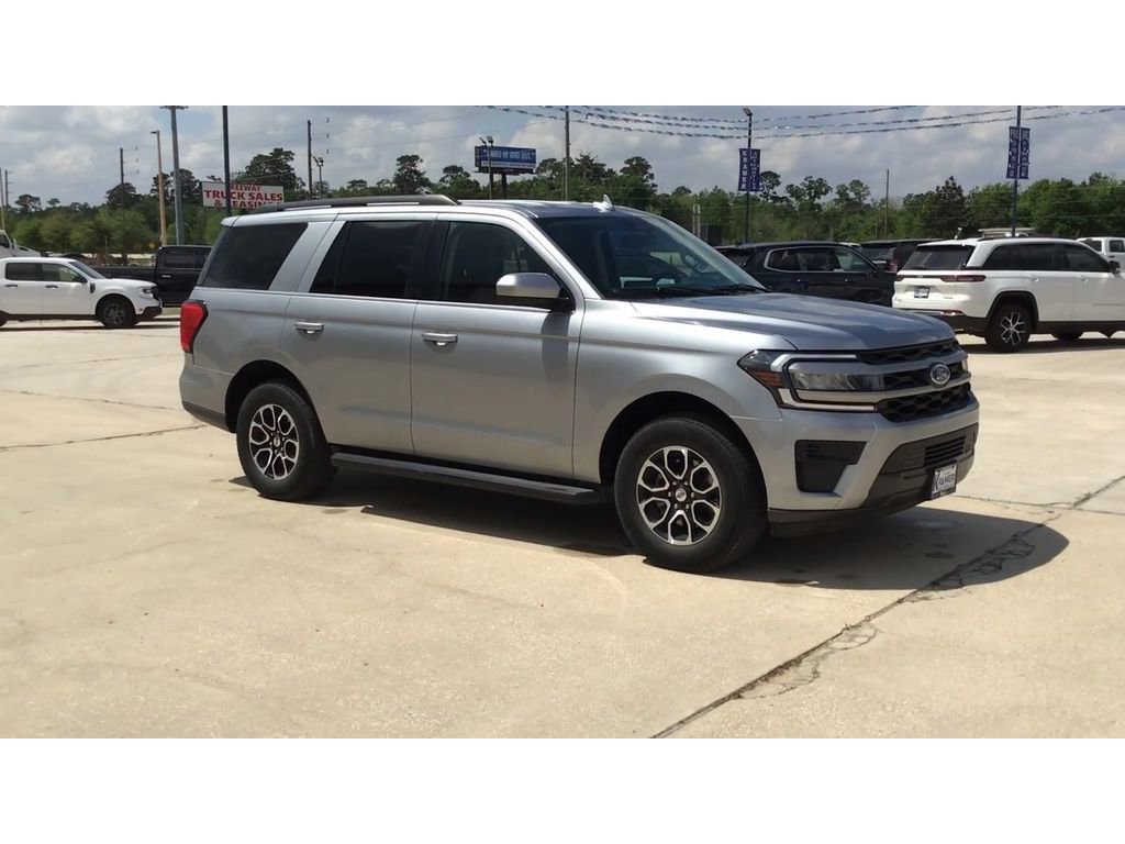 Used 2024 Ford Expedition XLT image 2