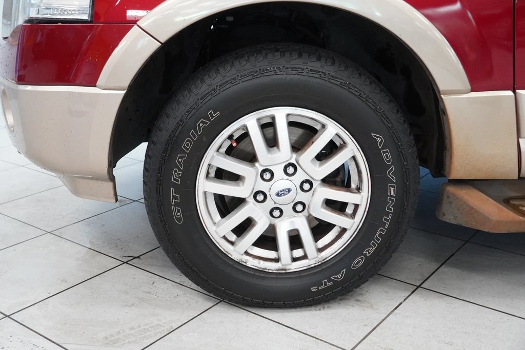Used 2014 Ford Expedition XLT w/ Equipment Group 202A AWD/4WD image 17