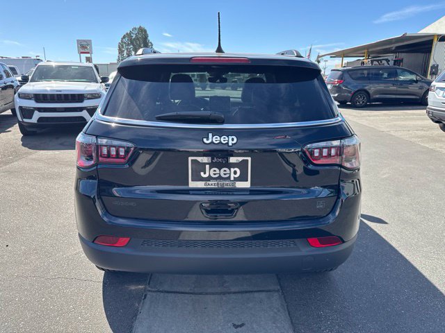 New 2026 Jeep Compass Latitude AWD/4WD image 4