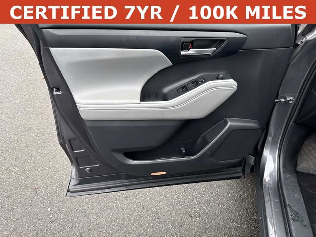 Used 2022 Toyota Highlander XLE image 13