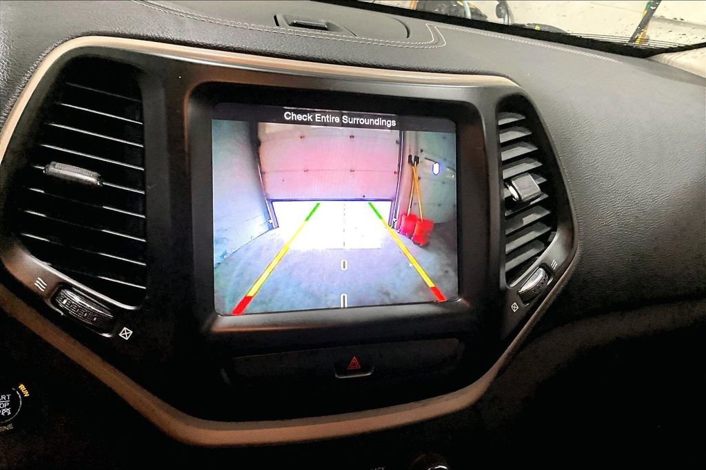 Used 2015 Jeep Cherokee Limited image 14