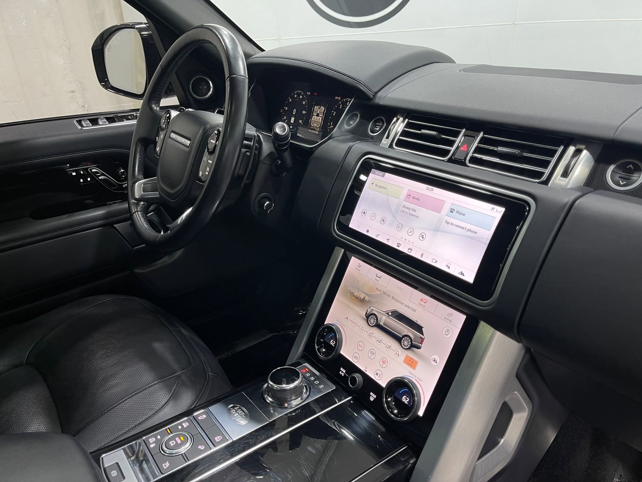 Used 2018 Land Rover Range Rover HSE AWD/4WD image 21