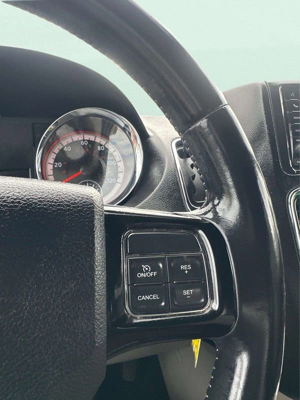 Used 2019 Dodge Grand Caravan SXT image 27