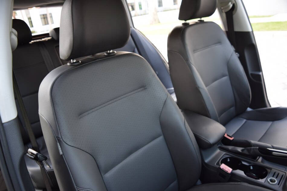 Used 2015 Volkswagen Golf TDI S FWD image 52