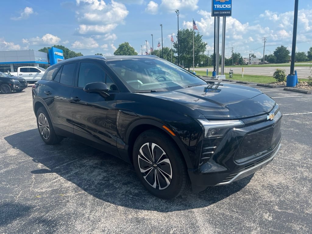 Used 2024 Chevrolet Blazer EV LT AWD/4WD image 2