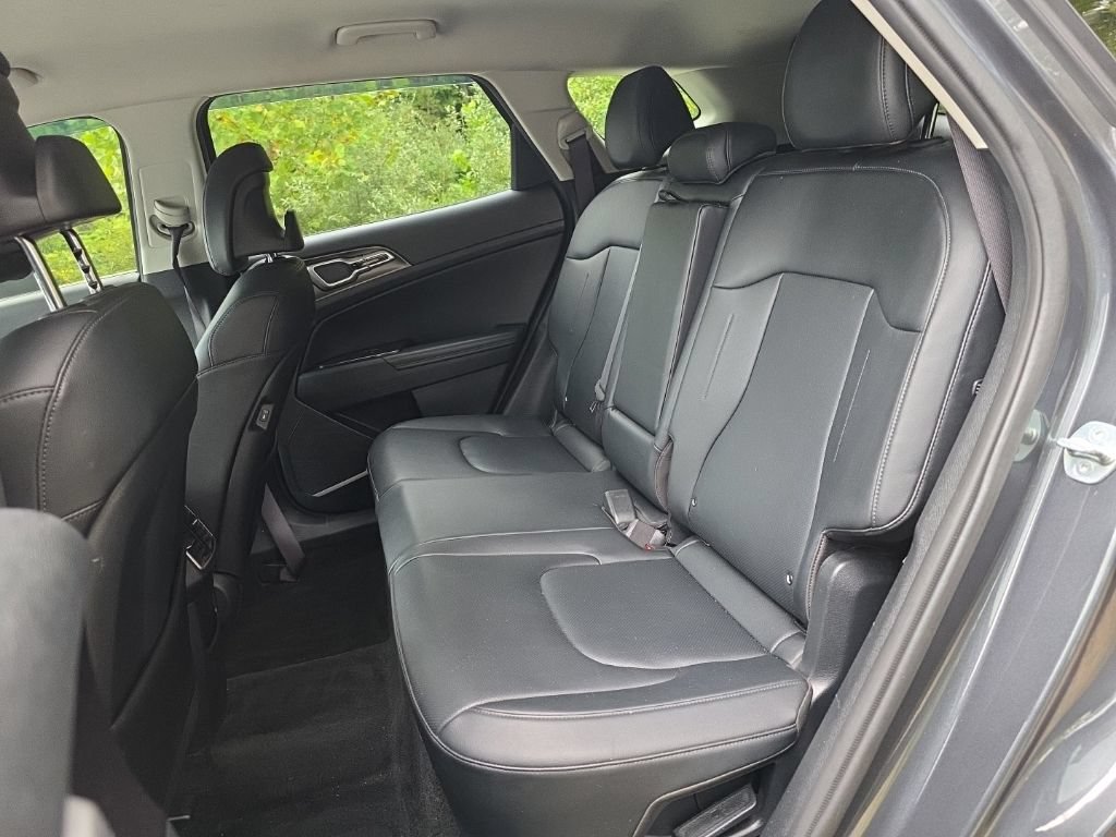 Used 2023 Kia Sportage EX AWD/4WD image 14