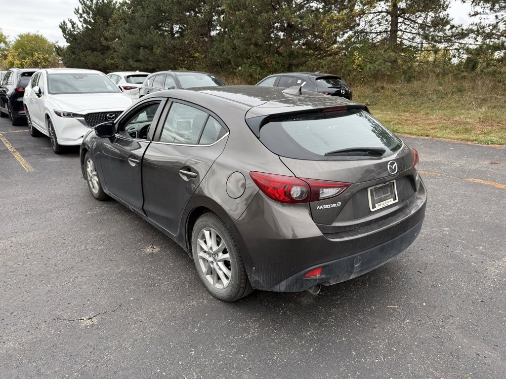 Used 2016 MAZDA MAZDA3 i Touring w/ Popular Equipment Package image 2