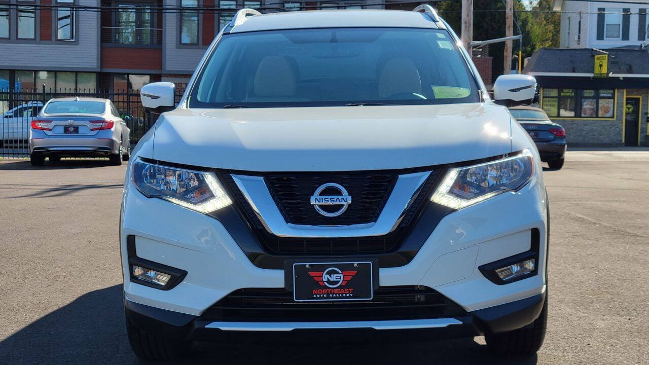 Used 2017 Nissan Rogue SV w/ SV Premium Package AWD/4WD image 3