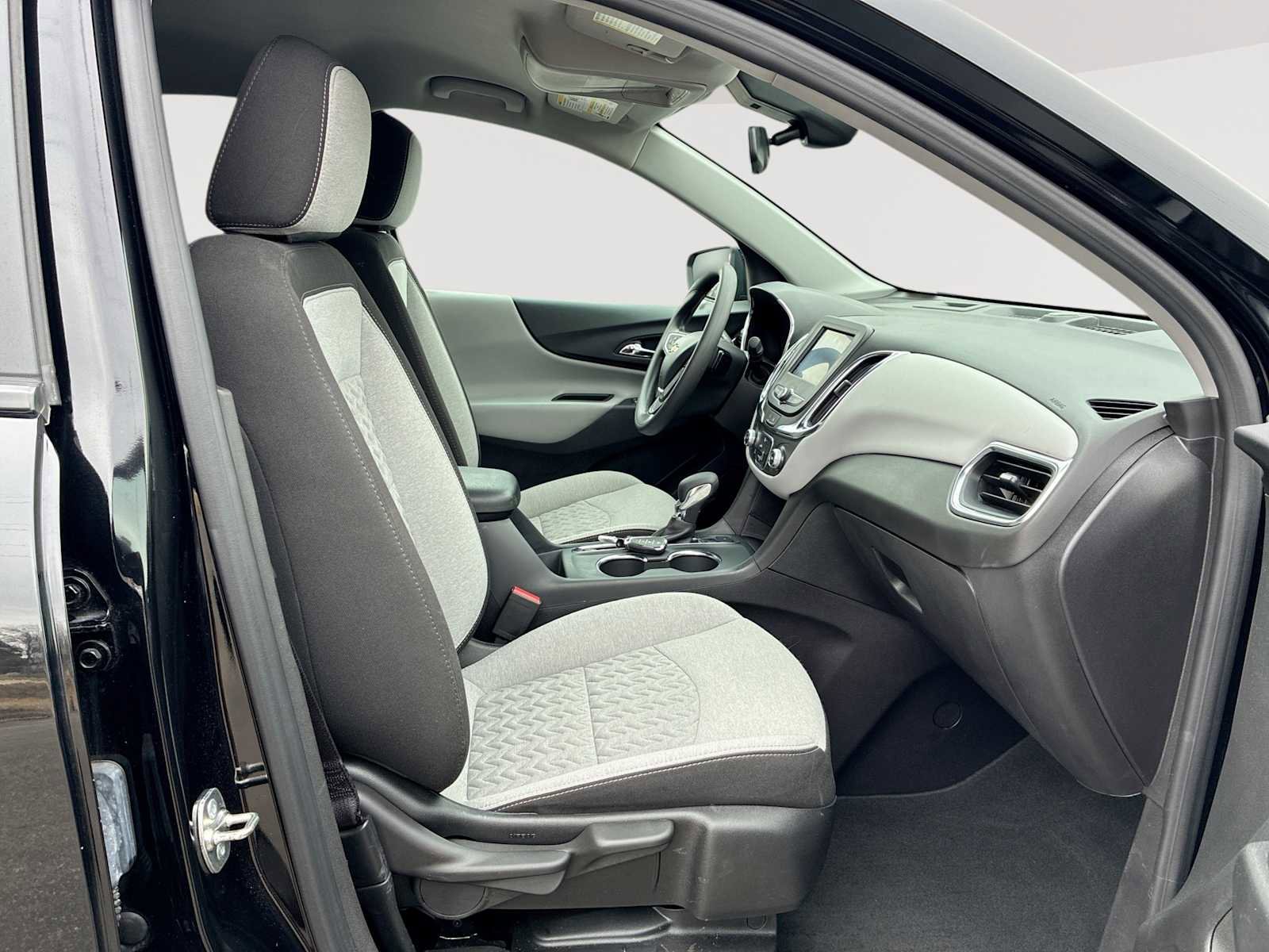 Used 2024 Chevrolet Equinox LS w/ LS Convenience Package image 27