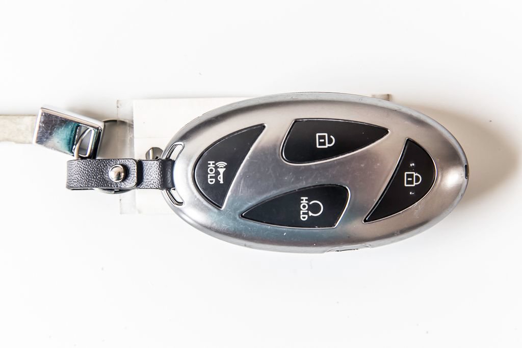 Used 2025 Hyundai Elantra Limited FWD image 38