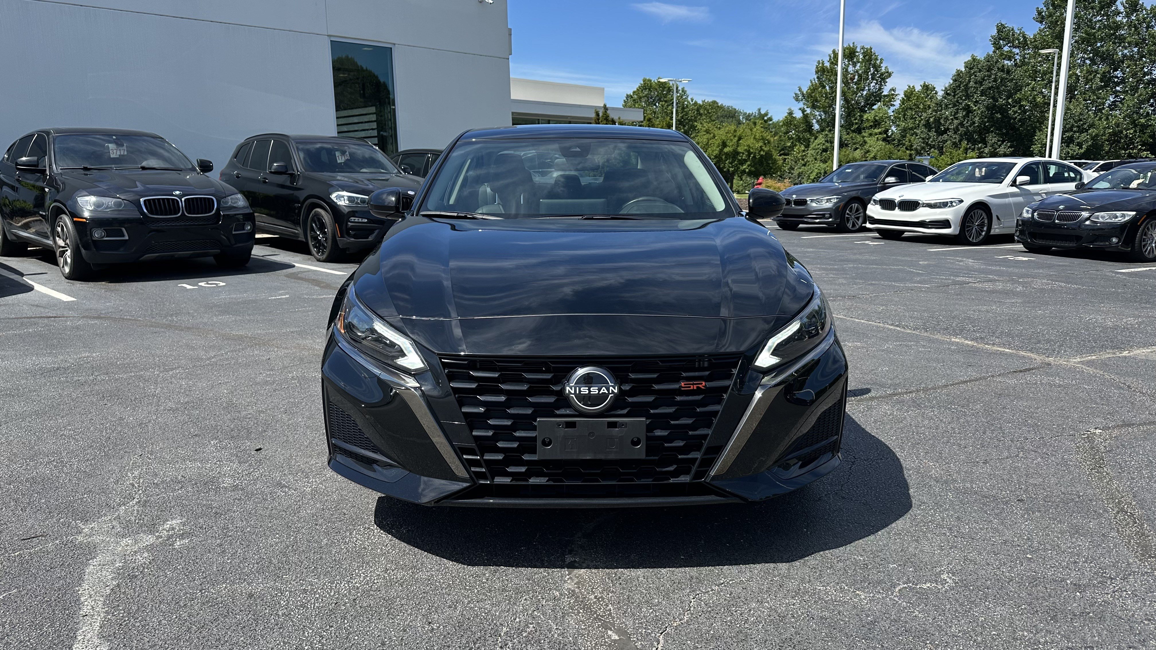 Used 2024 Nissan Altima 2.5 SR w/ SR Premium Package AWD/4WD image 3