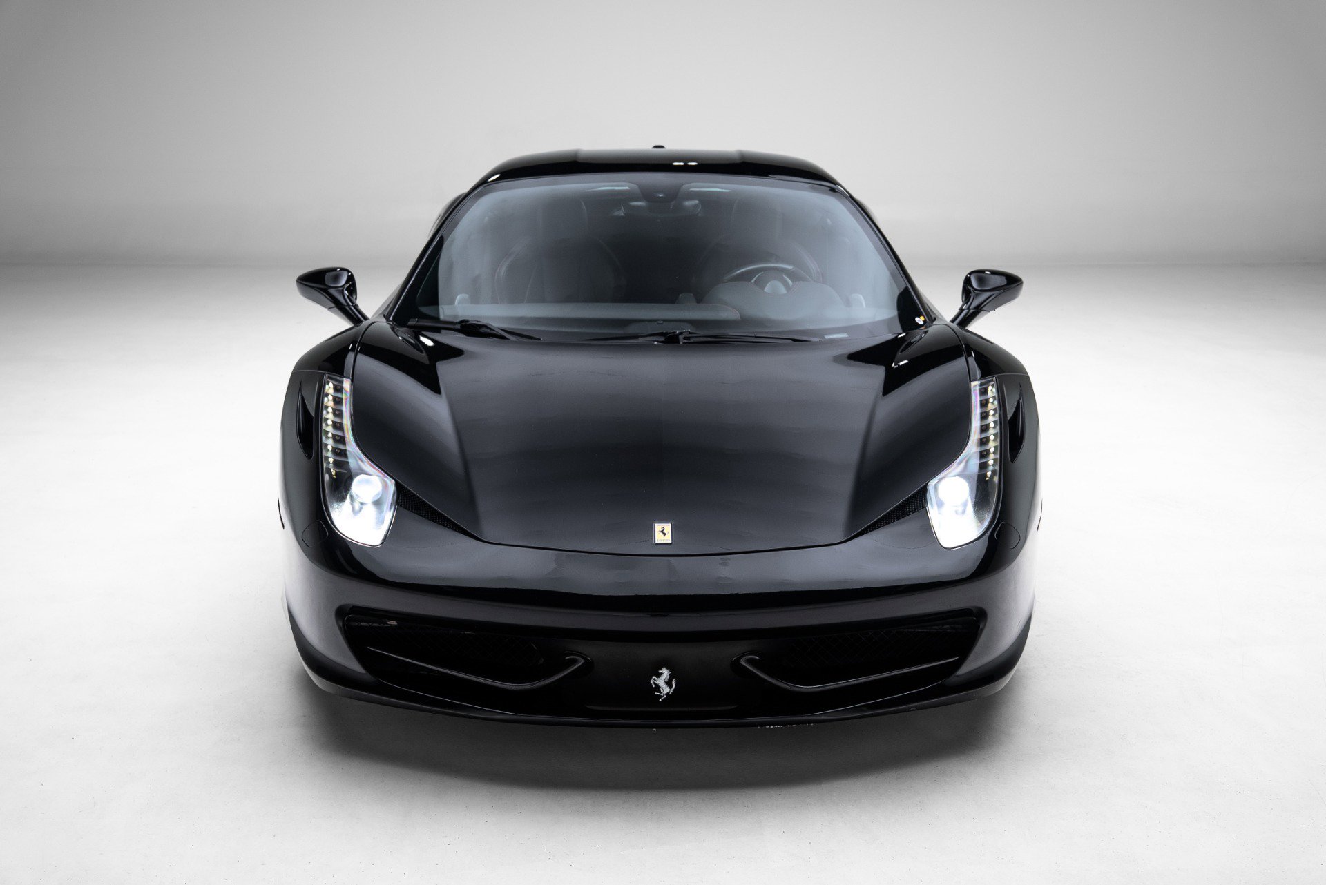 Used 2010 Ferrari 458 Italia Coupe image 3