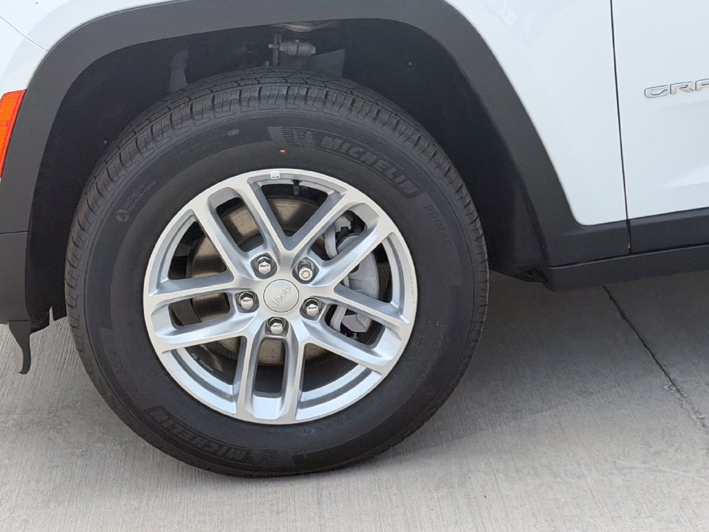New 2026 Jeep Grand Cherokee L 4WD image 9