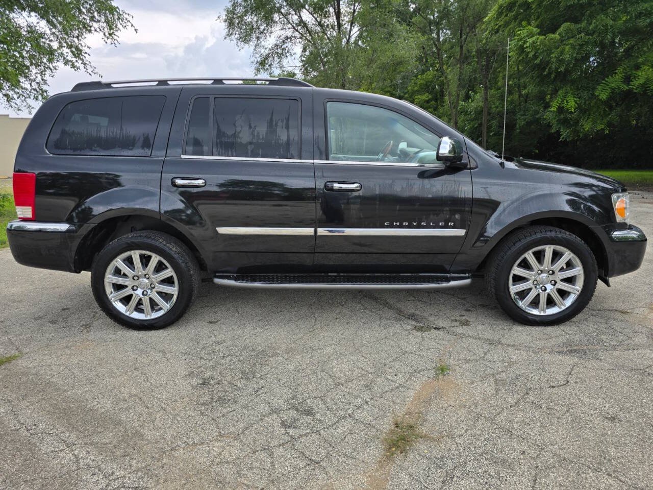 Used 2007 Chrysler Aspen Limited AWD/4WD image 4