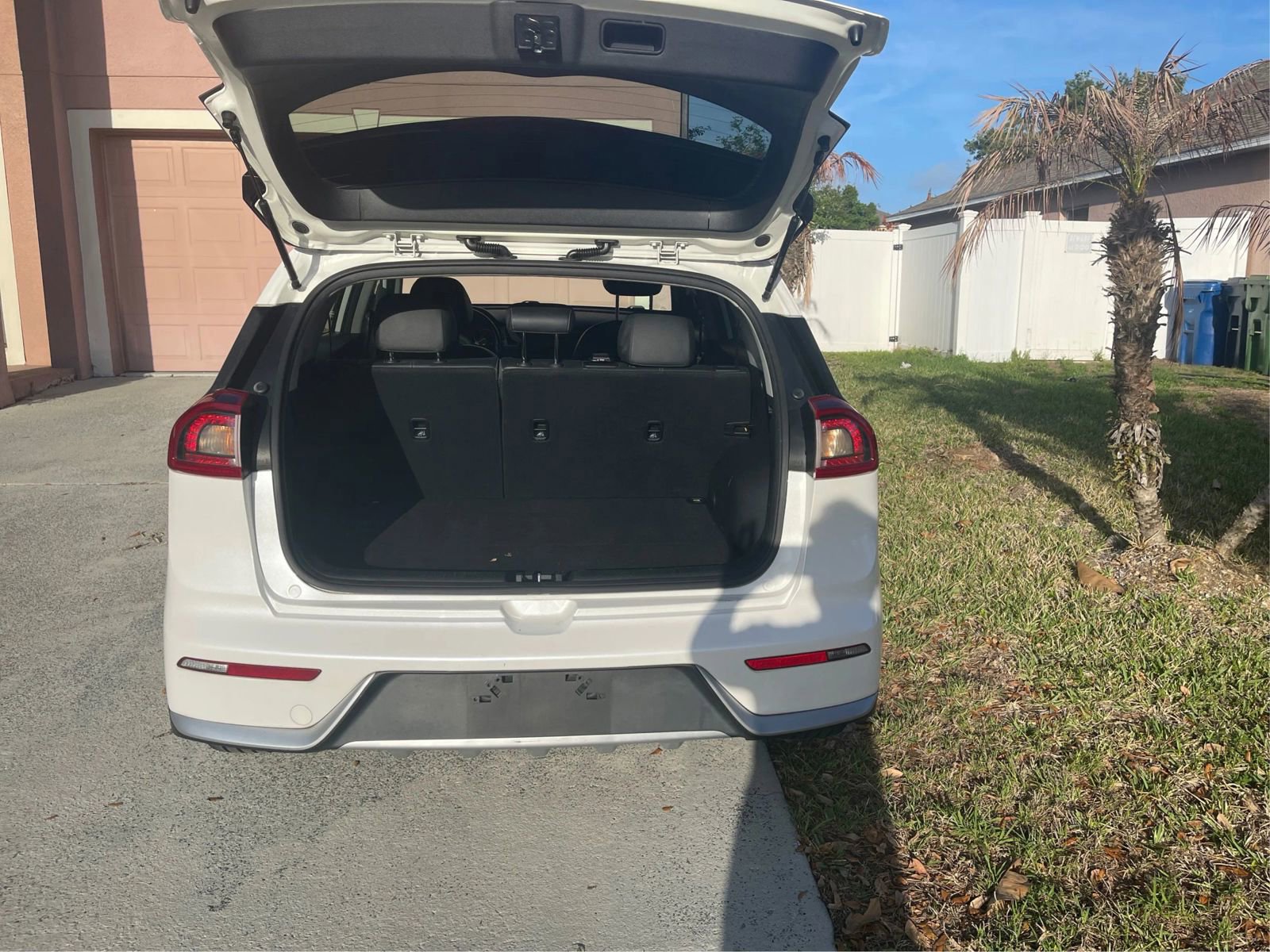 Used 2019 Kia Niro S Touring FWD image 10