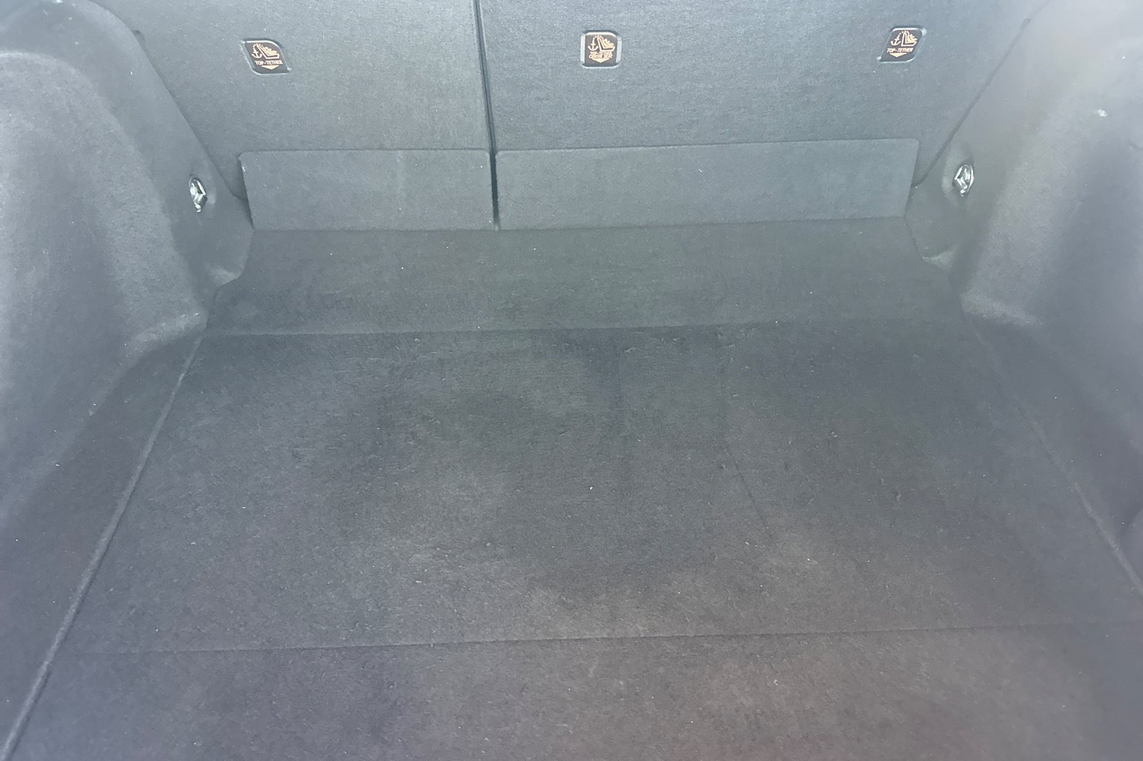 Used 2025 Toyota Prius LE FWD image 17