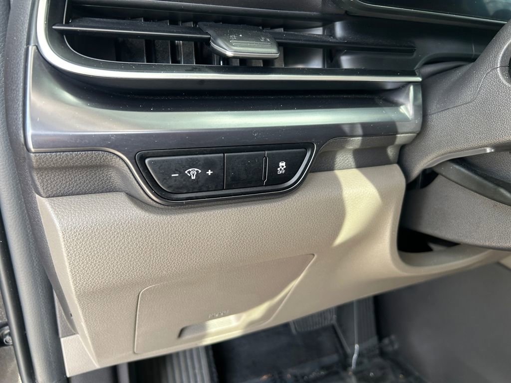 Used 2025 Kia Carnival image 21