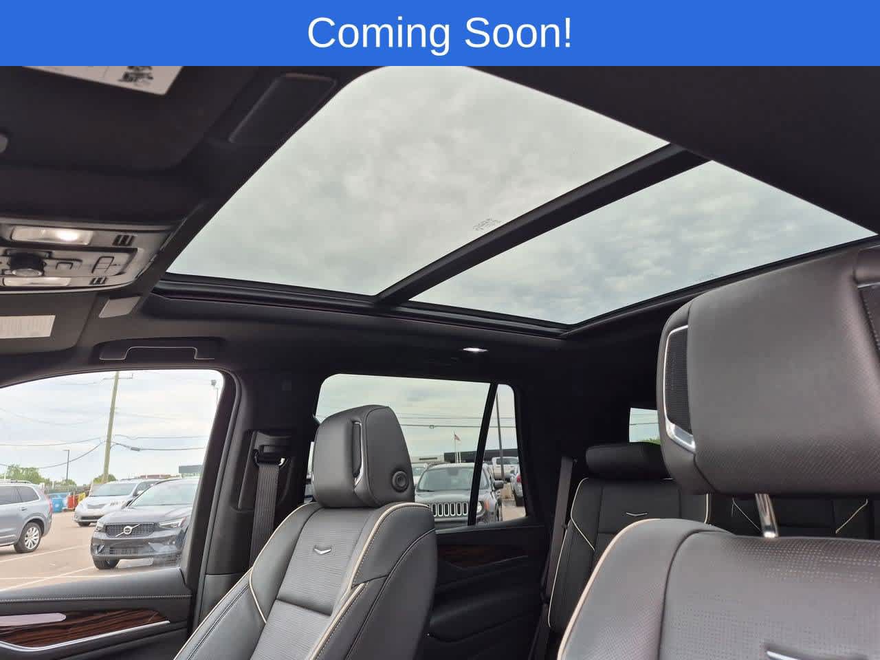 Used 2023 Cadillac Escalade Premium Luxury AWD/4WD image 19