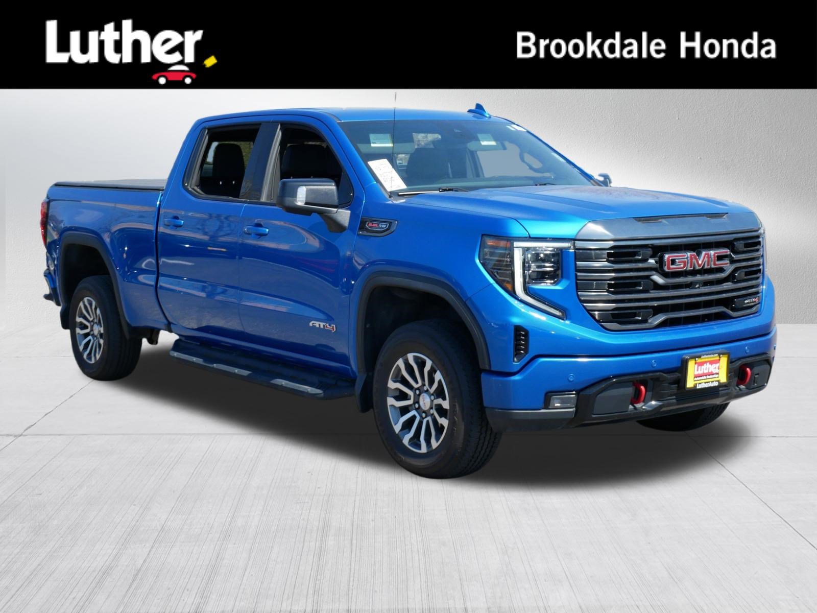 Used 2023 GMC Sierra 1500 AT4 w/ AT4 Premium Package AWD/4WD image 1