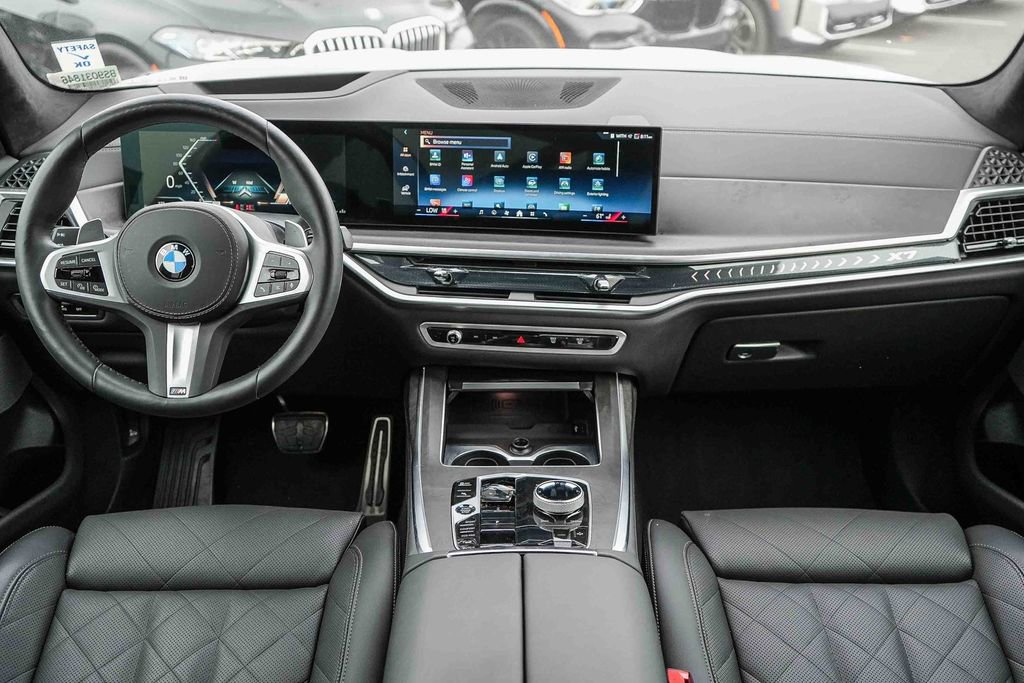 Used 2026 BMW X7 xDrive40i w/ Executive Package image 12