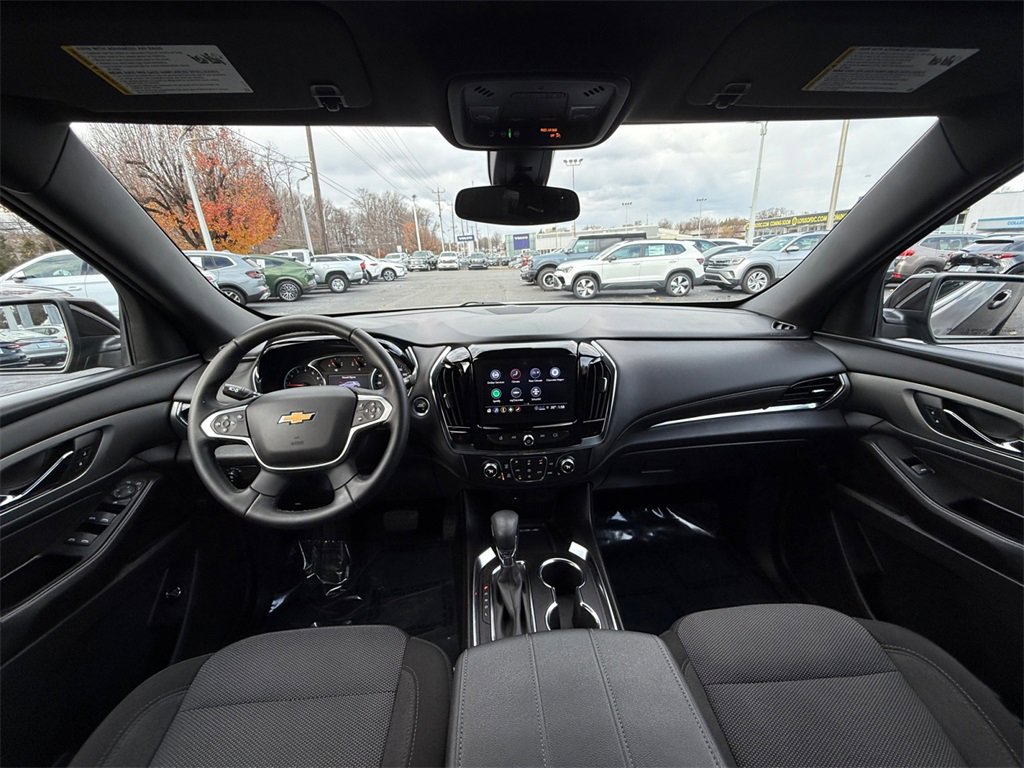 Used 2023 Chevrolet Traverse LT image 16