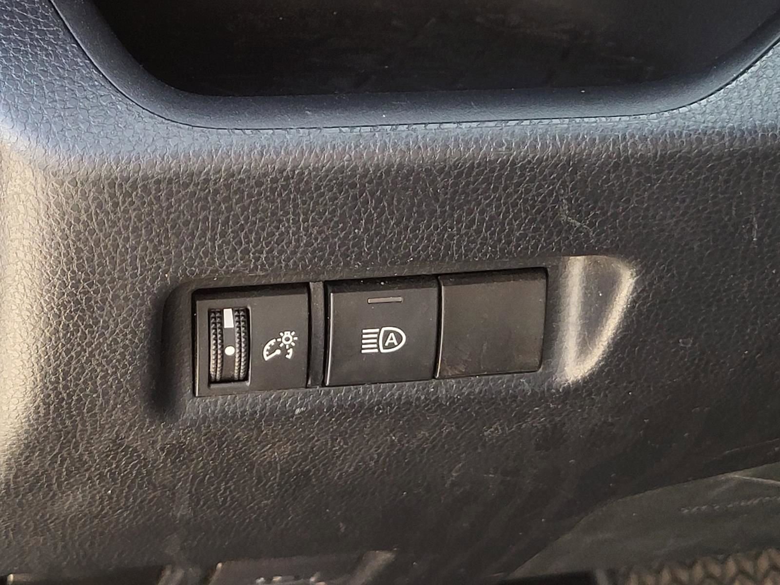 Used 2020 Toyota RAV4 XLE w/ Carpet Mat Package FWD image 20