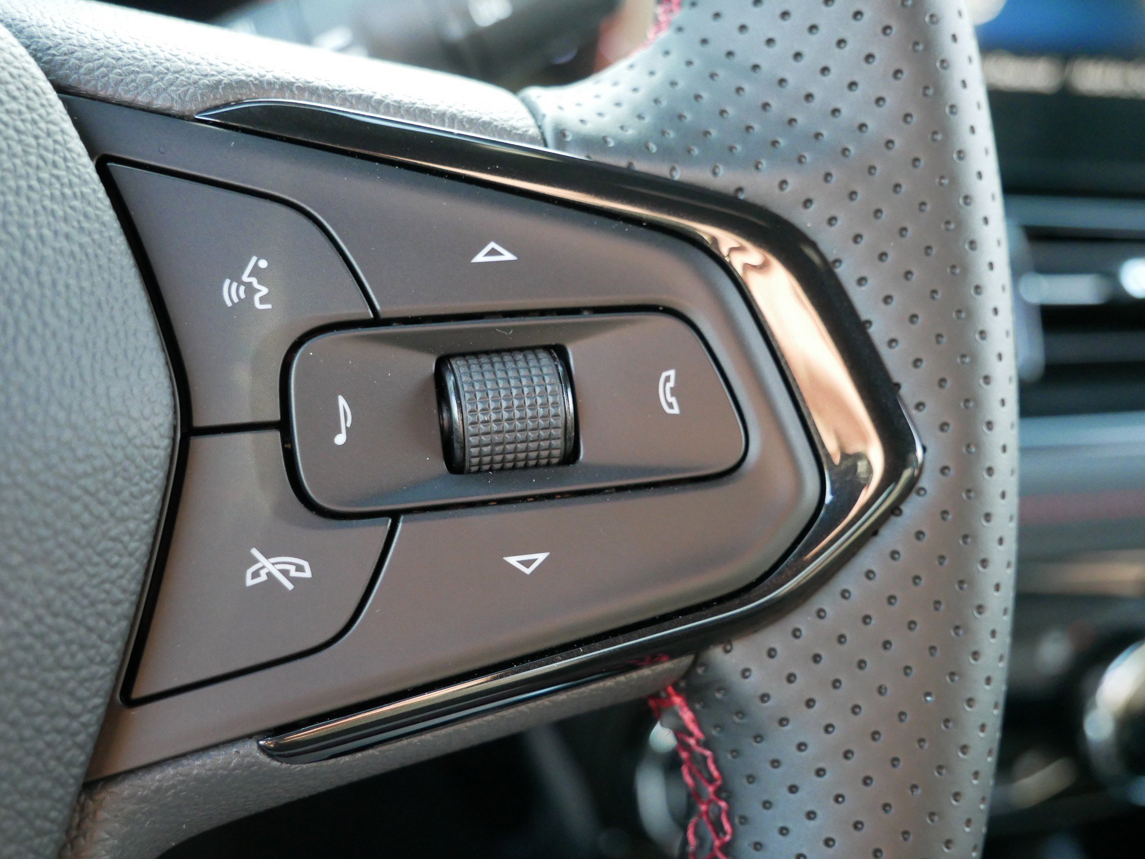 New 2026 Chevrolet TrailBlazer RS w/ Convenience Package image 25