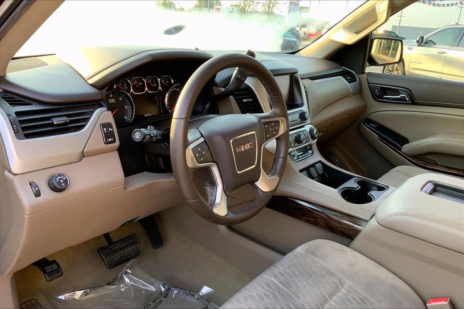 Used 2017 GMC Yukon SLE w/ SLE Value Package RWD image 17