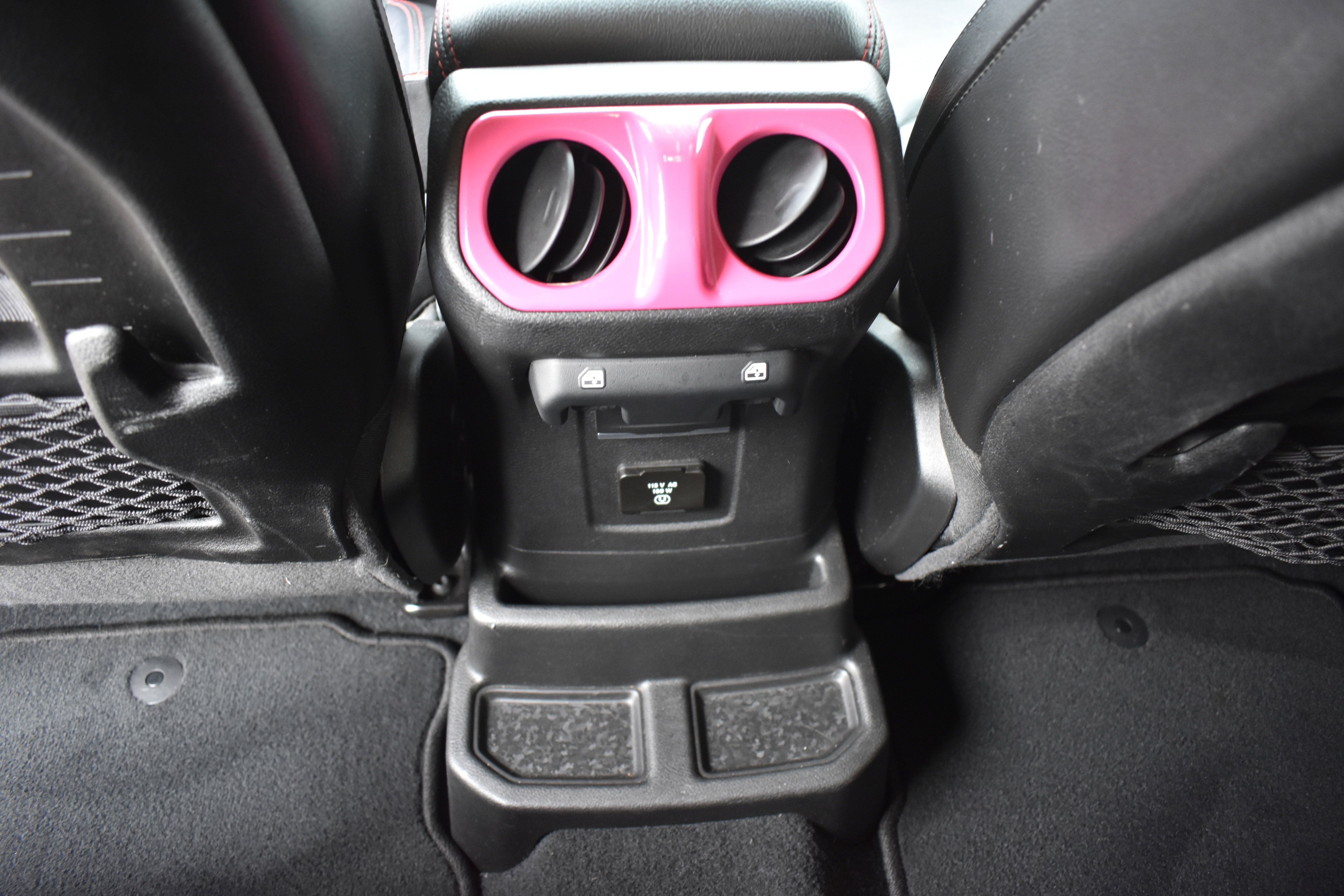 Used 2022 Jeep Wrangler Unlimited Rubicon w/ Cold Weather Group image 30