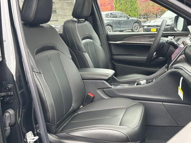 New 2025 Jeep Grand Cherokee Limited w/ Black Appearance Package AWD/4WD image 25