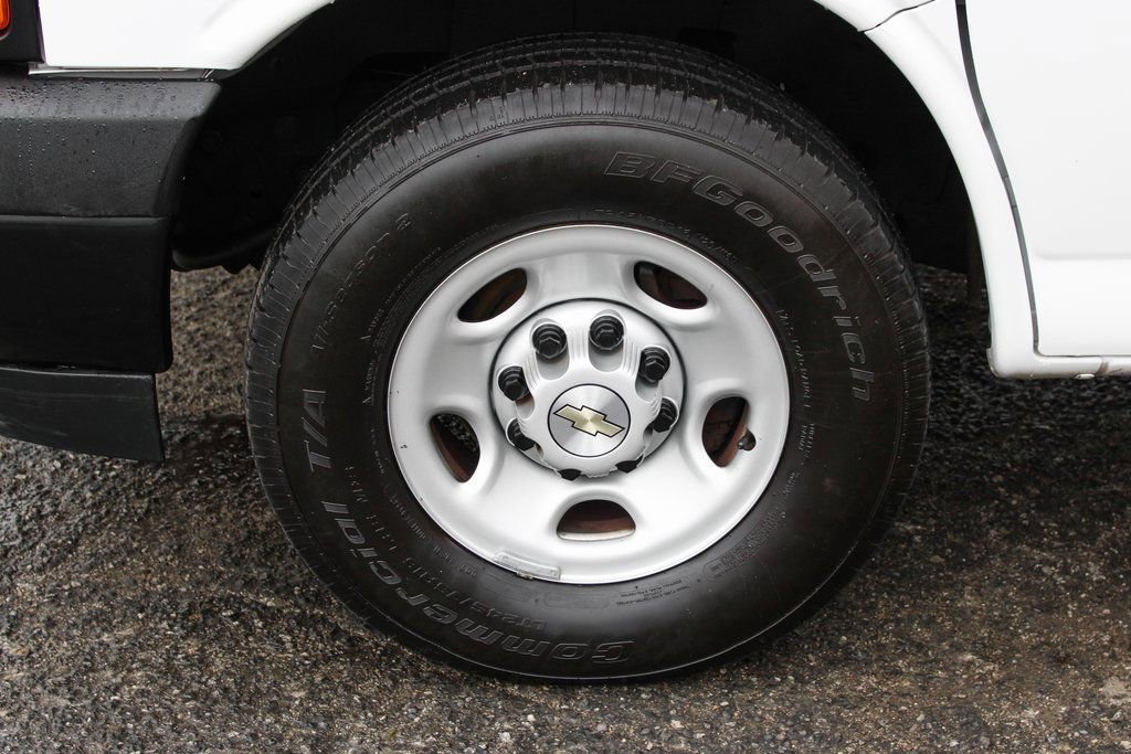 Used 2020 Chevrolet Express 3500 w/ Driver Convenience Package image 39